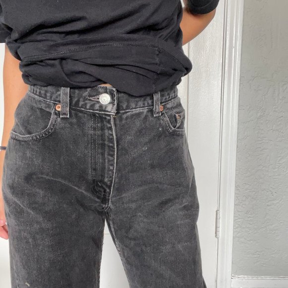 Levi's Vintage Black High Waist Mom Jeans Waist 30 Length 30 - Picture 5 of 15